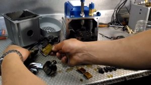 Разборка вакуумного насоса