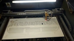 Медальница из фанеры своими руками. Работа на лазерном станке.