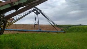 Быстрое опускание стрелы шагающего экскаватора.