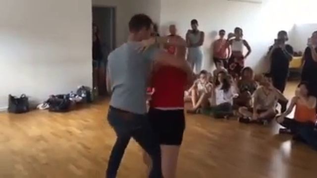 [Lyon. 2017/07/09] Démo bachata Ludo & Elsa смотреть онлайн