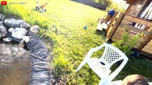 ДЕТИ ЛОВЯТ карася на СВОЕМ ПРУДУ. Рыбалка на карася весной. Ловля на поплавок.