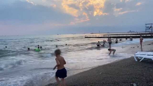 #СОЧИ СРОЧНО! ? ВСЕХ ВЫГНАЛИ ИЗ МОРЯ ???♀️ ПЛЯЖ ГРАНД ОТЕЛЬ ЖЕМЧУЖИНА #отельжемчужина #погода