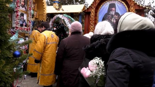 (Диск №68) - Архимандрит Рафаил поздравляет!!! смотреть онлайн