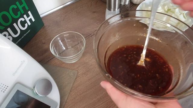 Hänchenschenkel mit Kartoffeln in Honig- Soja-Marinade/Курица с картофелем в медово- соевом маринад смотреть онлайн