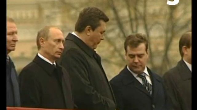 Прикол! Янукович Конфетку будешь?