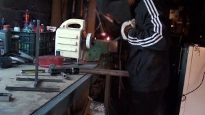 подставка для собачей миски.