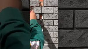 Нанесение клея на термопанель