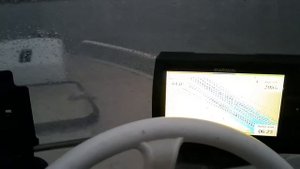 Квинтрекс 420 топ эндер, суза 30. 1 чел. снасти, бак. В затоне без течения. 44кмч.