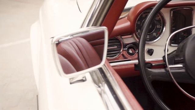 Why I bought a 1970 Mercedes 280SL Pagoda as my first classic car! смотреть онлайн