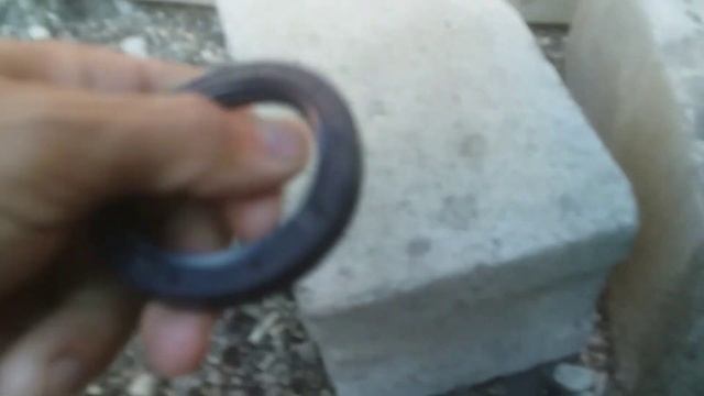 Снова раскатил Мтз-82. Потёки масла, между двигателем и промежуткой в корпусе сцепления МТЗ-82 смотреть онлайн