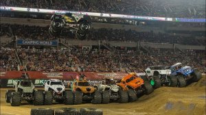 MONSTER JAM: СЕМЬ МОНСТР ГРУЗОВИКОВ ПРЫГАЮТ НА БИС
