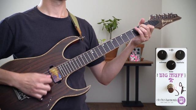 Electro-Harmonix J Mascis Signature Ram's Head Big Muff Pi Demo | First Look смотреть онлайн