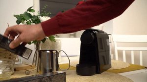 Nespresso Essenza Mini D30 | Fericire la capsula