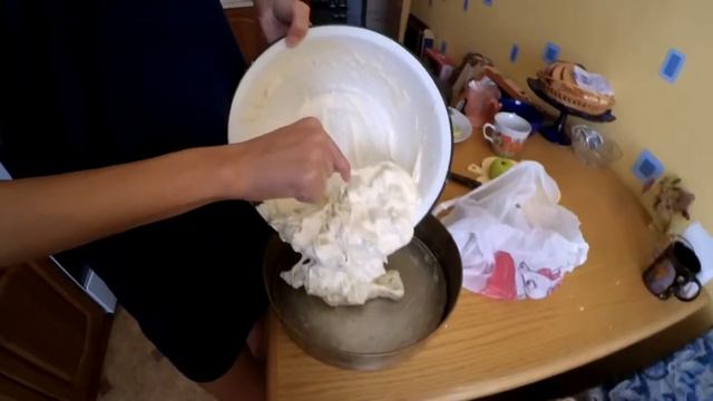 VLOG: Пирог на кухне. 5 подписчиков.белые конверсы говно!!! смотреть онлайн