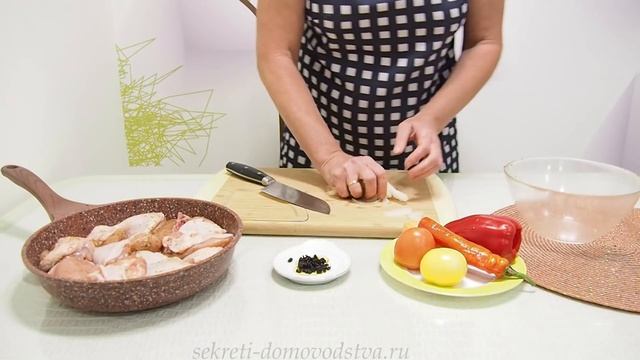 Курица с овощами, тушеная на сковороде. Простой и вкусный рецепт на каждый день смотреть онлайн