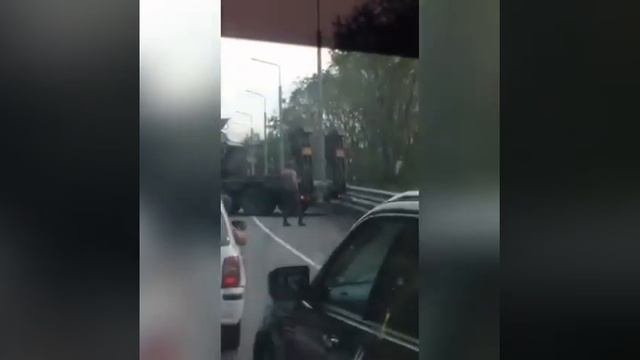 На Камчатке военные повредили асфальт и барьерные ограждения
