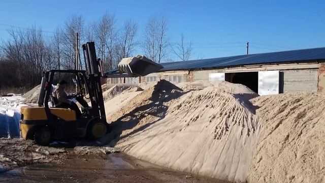 Вилочный погрузчик с ковшом смотреть онлайн