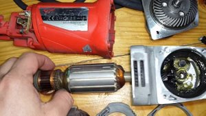 Обзор MILWAUKEE AGV 15 125 XE