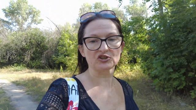 МЫ ВСЕ УНИКАЛЬНЫ. Каждый из нас любит свою жизнь и наслаждается ей. Уютное утро на окраине.Мы вдвое