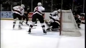 Alex Mogilny scores vs Devils (14 nov 1996)