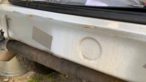 Нива Тревел. Ржавчина под задним бампером.
