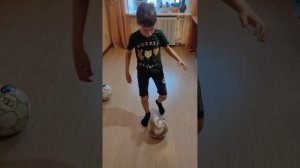 Как стать футболистом в 5-6 лет. Урок номер 1