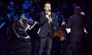 Can't help falling in love. Владислав Косарев и Рязанский губернаторский симфонический оркестр.