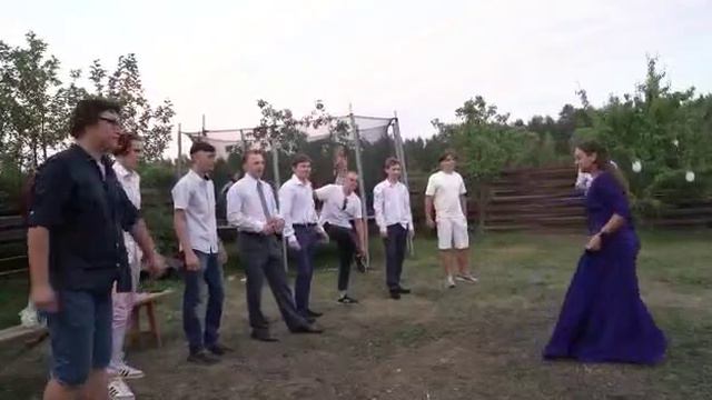Ведущая Александра Великанова