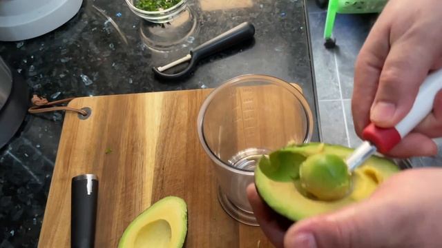 Рулетики из кабачков с начинкой из ореховой пасты
