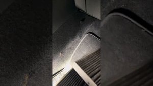 How to change cabin filter on Mercedes-Benz GLB