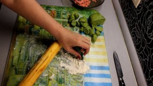 Зелёные пельмени с индейкой и шпинатом