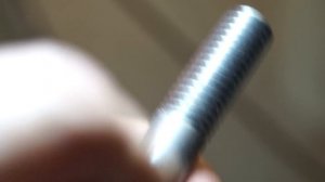 НАРЕЗАЕМ РЕЗЬБУ ПЛАШКОЙ / ЛУЧШАЯ СМАЗКА