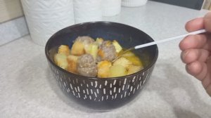 Невероятно вкусный сырный суп с фрикадельками: простой рецепт.