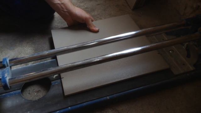 Как резать плитку плиткорезом | How to cut tile with a tile