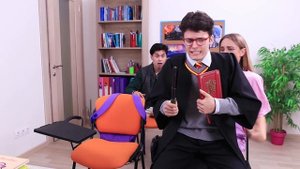 Супергерои в колледже! Неловкие ситуации супергероев в реальной жизни