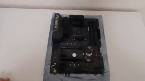 Распаковка — Материнская плата Asus TUF Gaming B450-Plus II