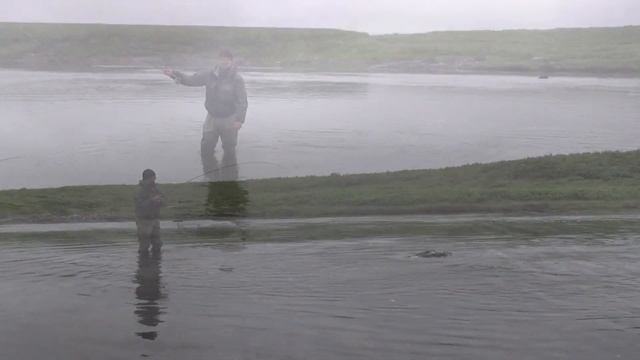 Вяжем мушки, ловим рыбу. смотреть онлайн