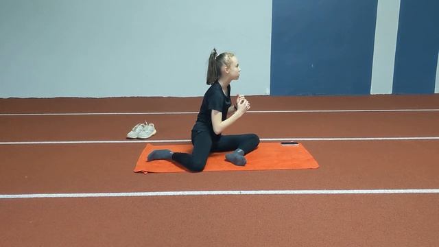 Лёгкая атлетика в Днепре, (Днепропетровск). Барьерная гимнастика - Нестеренко Даша смотреть онлайн