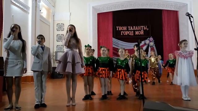 Соцветие талантов в ЦДЮТ города Стаханова. смотреть онлайн