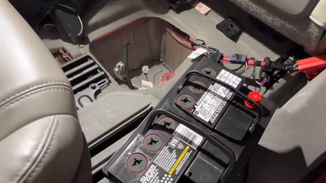 How to change the battery on a 2009-2017 Chevy Traverse смотреть онлайн