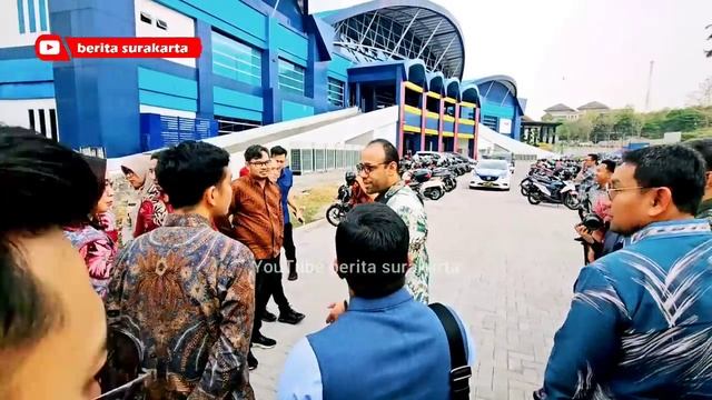 Gibran & Dubes UEA Ngobrol Bahasa Inggris & Cek Lokasi Pembangunan Rumah Sakit Bantuan dari UEA смотреть онлайн