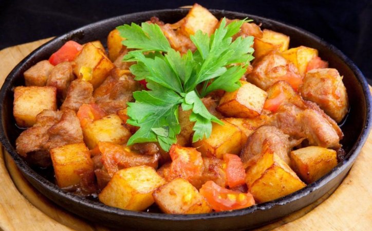 Мой любимый жареный картофан с мясом и луком на сковороде, Рецепт жареной картошки с мясом и луком.