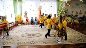 Танец "Самовар" детский сад №112  Муз. руководитель Скворцова Е. В.