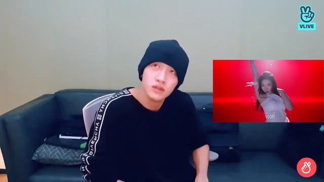 ENGINDO  Straykids Bangchan Reaction to ITZY Chaeryeong Studio Choom