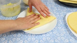Быстрый Завтрак !  Тортилья с разными начинками !