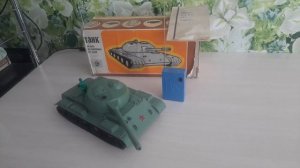 Радиоуправляемый танк СССР любимая игрушка моего детства...