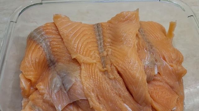КАК ВКУСНО И ЛЕГКО ЗАСОЛИТЬ КРАСНУЮ РЫБУ. 5 МИНУТ И ГОТОВО!