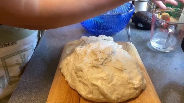 Выпекаем домашний Хлеб в чугунной кастрюльке смотреть онлайн