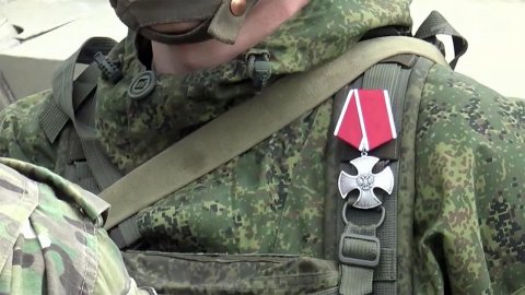 Примеры героизма показывают российские военные в ходе спецоперации по защите Донбасса