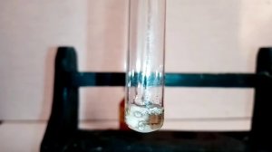 Реакция СУЛЬФИТА НАТРИЯ и КОНЦЕНТРИРОВАННОЙ СЕРНОЙ КИСЛОТЫ. Простые опыты по химии.